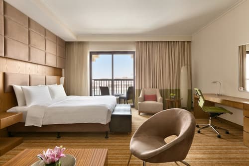 Traders Hotel, Qaryat Al Beri, Room