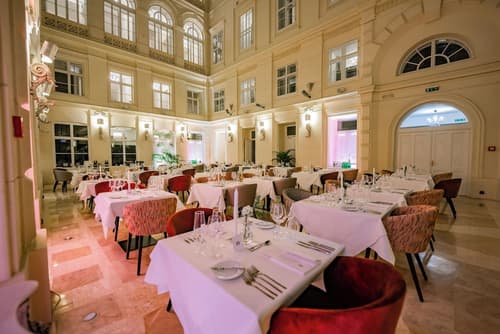 Grand Palace Brno, Lobby