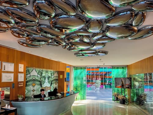 Jardines de Uleta Suites, Check-in/check-out kiosk