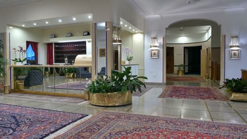 501 Hotel, Reception