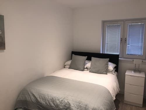 Chapel Apartments, Room