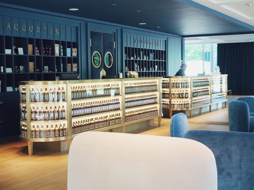 Augustin Hotel, Reception