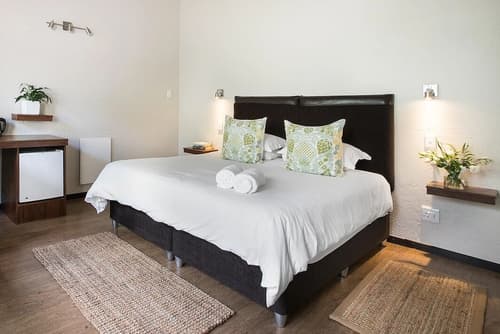 Sandton Slippers, Room