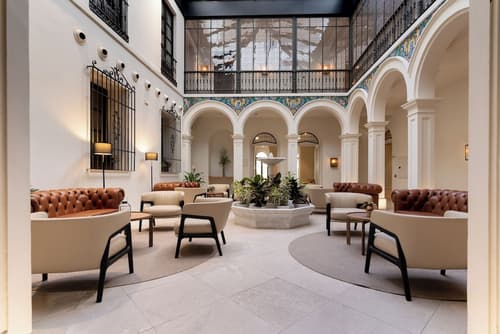 H10 Palacio Colomera, Lobby sitting area