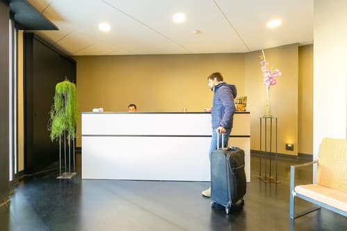 Hotel Montmar, Interior entrance