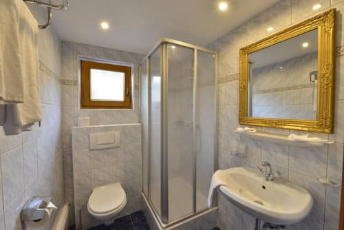 Hotel Beretta, Bathroom