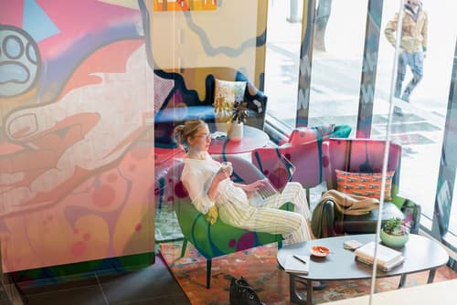 Ink Hotel Melbourne Southbank, Lobby sitting area