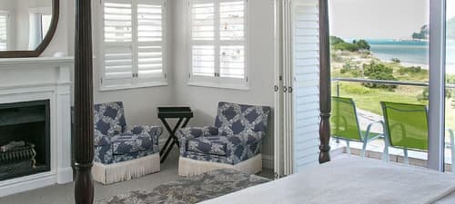 Bollard Bay House, Room