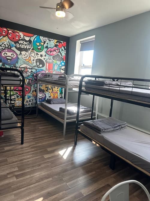 Queen Nest Hotel, Room