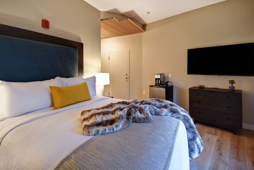 The Docent’s Collection – Thompson Block, Room