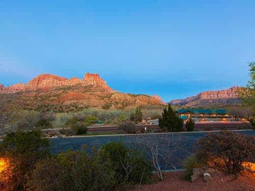 Hotel De Novo Springdale, Tapestry Collection by Hilton, Room