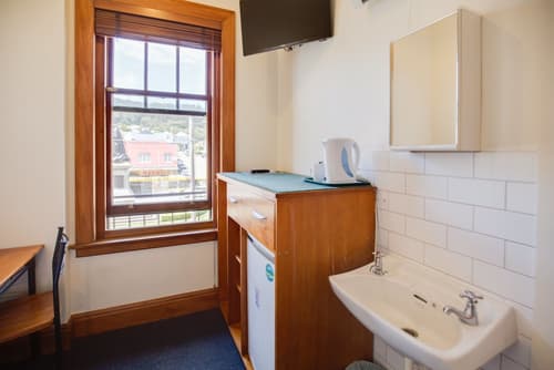 The Cambridge Hotel & Backpackers, Room