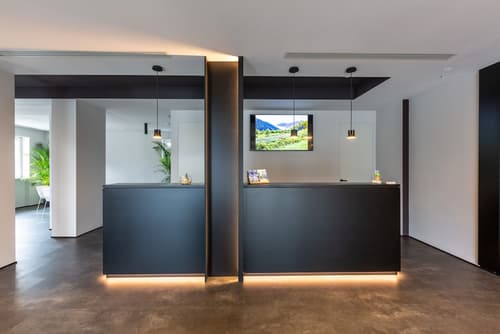 Goti' Hotel, Reception