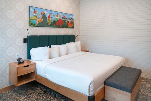 The Dorothy Motel, Room