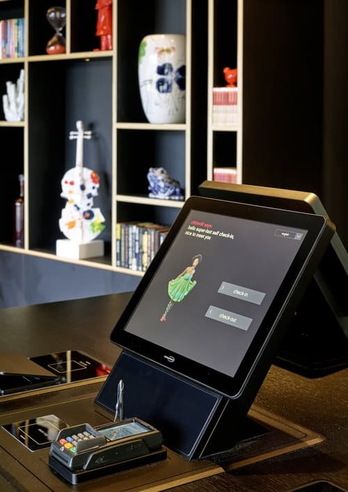 citizenM Glasgow, Check-in/check-out kiosk