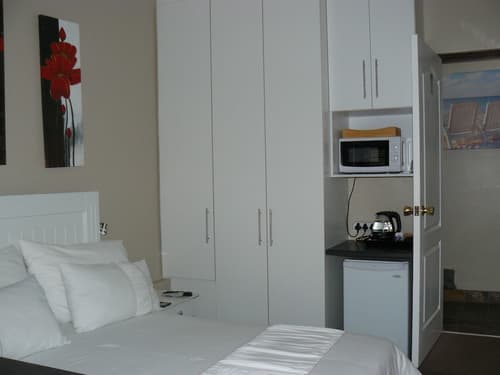 See More Guest House, Room