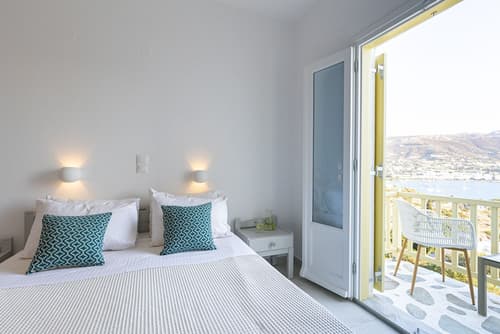 Akrotiri Hotel, Room