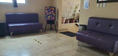 Hotel Villa Fontana, Lobby sitting area