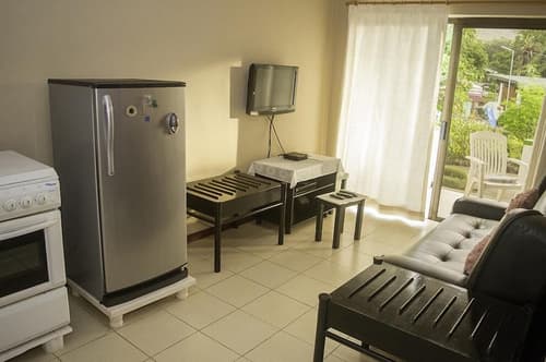 Evergreen Apartments, Interior entrance