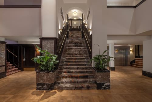 Clayton Hotel Amsterdam American, Reception