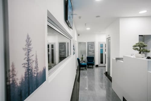 Hotel Blue, Reception