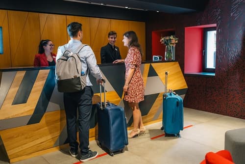 Up Hotel Budapest, Lobby