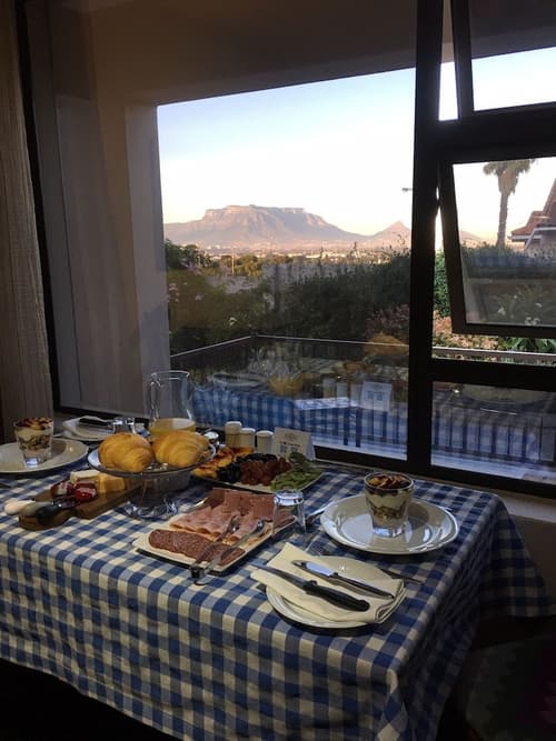 Paperbark Manor, Breakfast meal