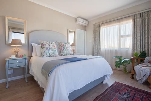 Paperbark Manor, Room