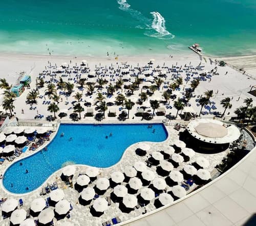 Hampton by Hilton Marjan Island, Beach