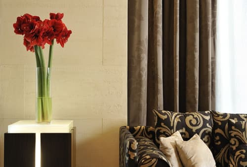 Uptown Palace, Lobby sitting area