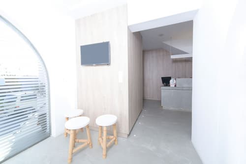 Princess Of Naxos, Lobby