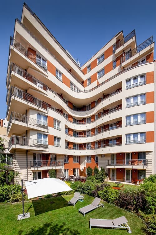 Escala Hotel & Suites, Front of property