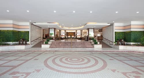 Bayview Beach Resort, Interior entrance