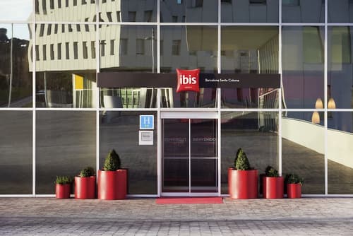 ibis Barcelona Santa Coloma, Interior entrance