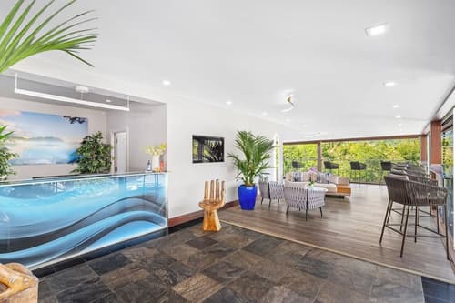 Paradise Bay Resort, Reception