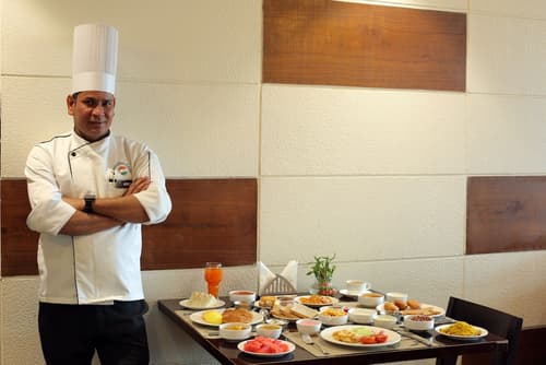 Vesta International, Restaurant