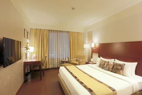 Vesta International, Room