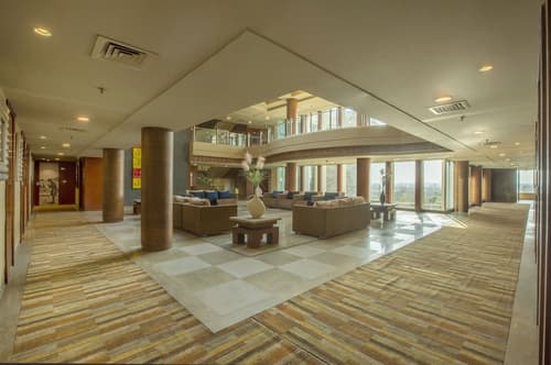 Vesta International, Lobby sitting area
