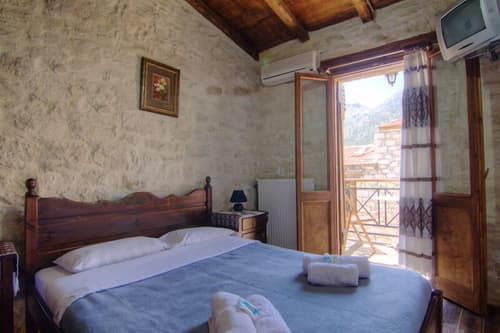 Stone Village, Room