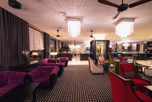 SANA Silver Coast Hotel, Lobby sitting area