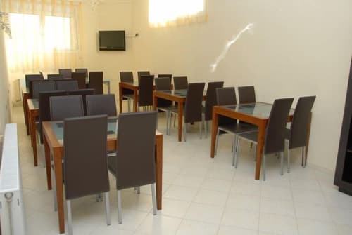 Kyknos De Luxe Hotel, Dining