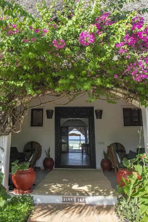 Villa Kiva, Reception