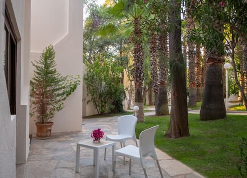 DoubleTree by Hilton Bodrum Işıl Club Ultra All Inclusive Resort, Terrace/patio