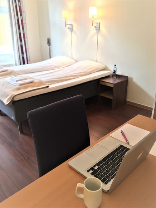 Victoria Hotel, Room