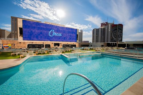 Circa Resort & Casino – Adults Only, Outdoor pool