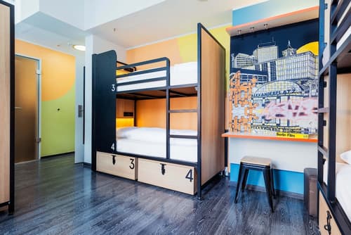 Generator Berlin Alexanderplatz, Room