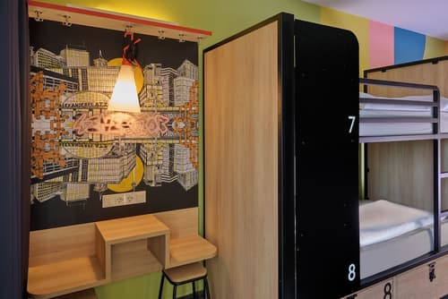 Generator Berlin Alexanderplatz, Room