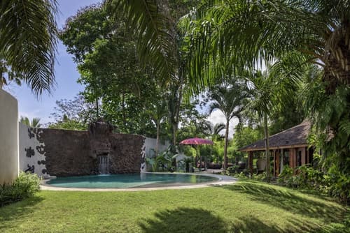 Blue Karma Village, Pool