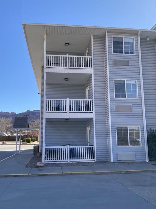 River Canyon Lodge, Room