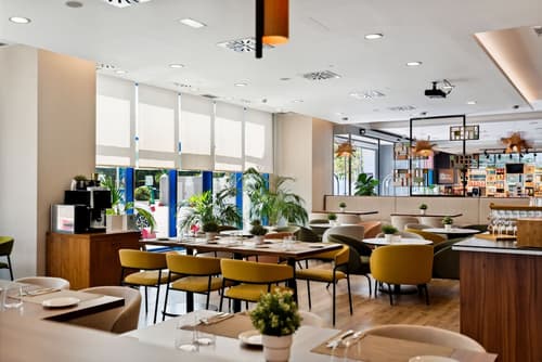 Hilton Garden Inn Sevilla, Breakfast area
